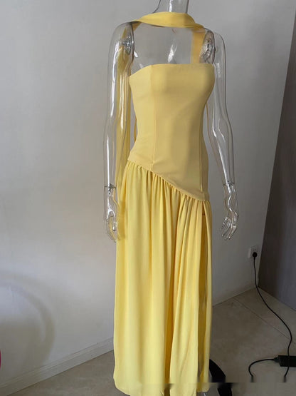 Robe moulante à fermeture éclair contrastée au tempérament affirmé